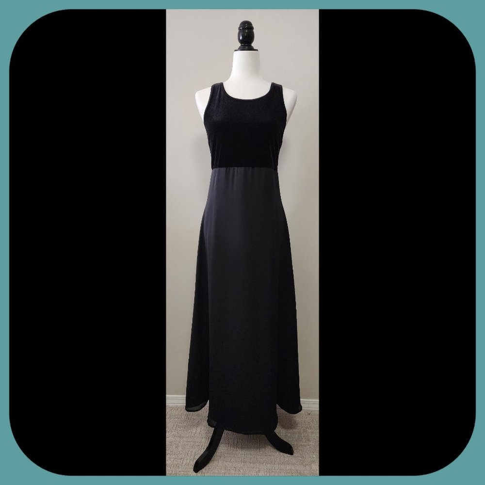 NU-MODE || Classic Black Maxi Dress (SIZE 13/14)